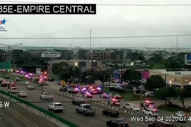 ডালাসে আইসিই কেন্দ্রে হামলা: এক বন্দী নিহত, বন্দুকধারীর আত্মহত্যা