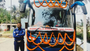 ১৭ মাস পর কলকাতা থেকে ঢাকা হয়ে আগরতলা গেল বাস