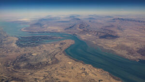 হরমুজ প্রণালি বন্ধ করে দিয়েছে ইরান